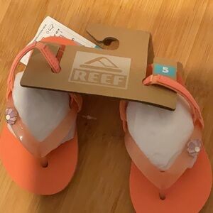 NWT reef baby girl sandals size 5